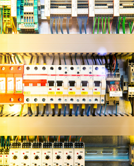 سیستم‌های ایمنی و نظارت