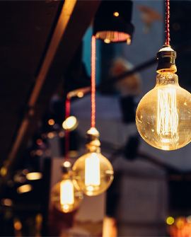 روشنایی و تجهیزات داخلی